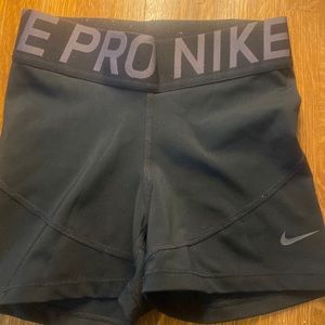 Women’s black Nike pro shorts size xs